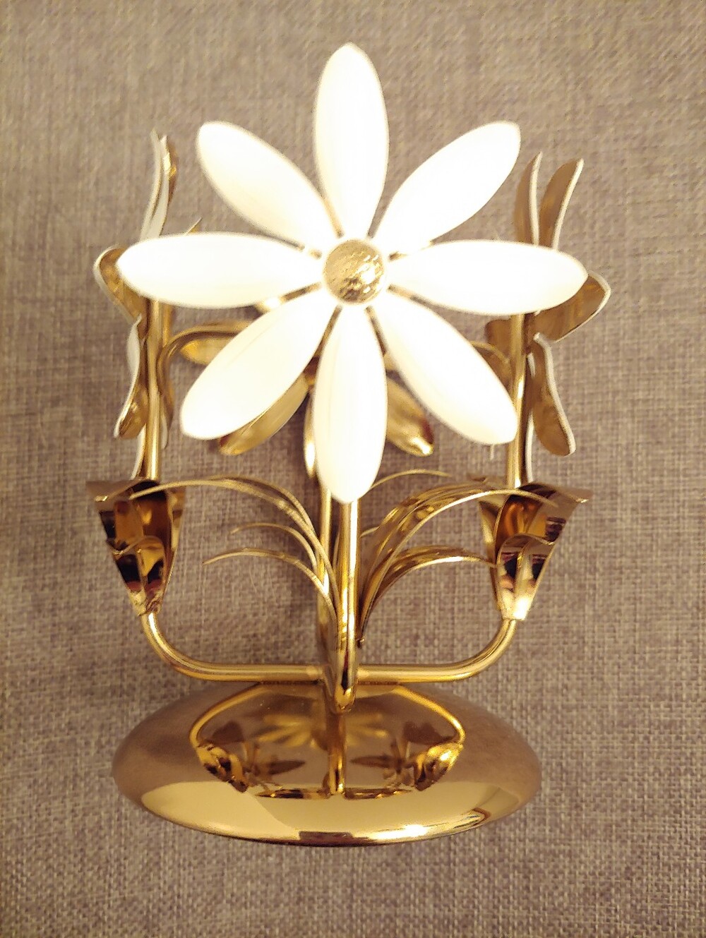 Bath & Body Works White Dasiy W/ Gold Tones Single Wick Candle Holder 5"×5" Tall